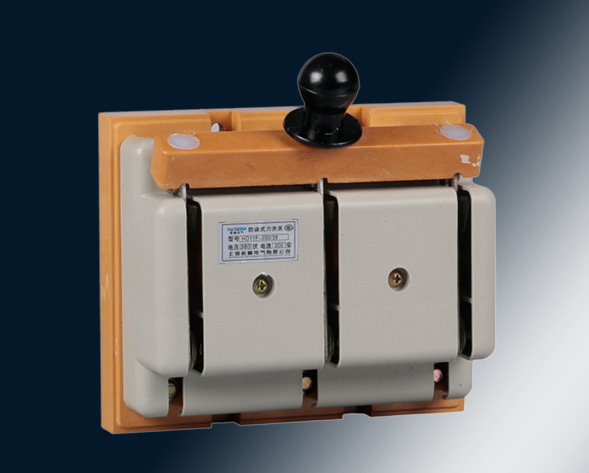 HD系列單投刀開(kāi)關(guān)、HS系列雙投刀開(kāi)關(guān)適用于交流50Hz、額定電壓400V、直流220V，額定電流至1500A的成套配電裝置中，用作手動(dòng)不頻繁接通與分?jǐn)嘟恢绷麟姟?>
											HD、HS開(kāi)啟式刀開(kāi)關(guān)</a>
										</div>
										 
										<div   id=